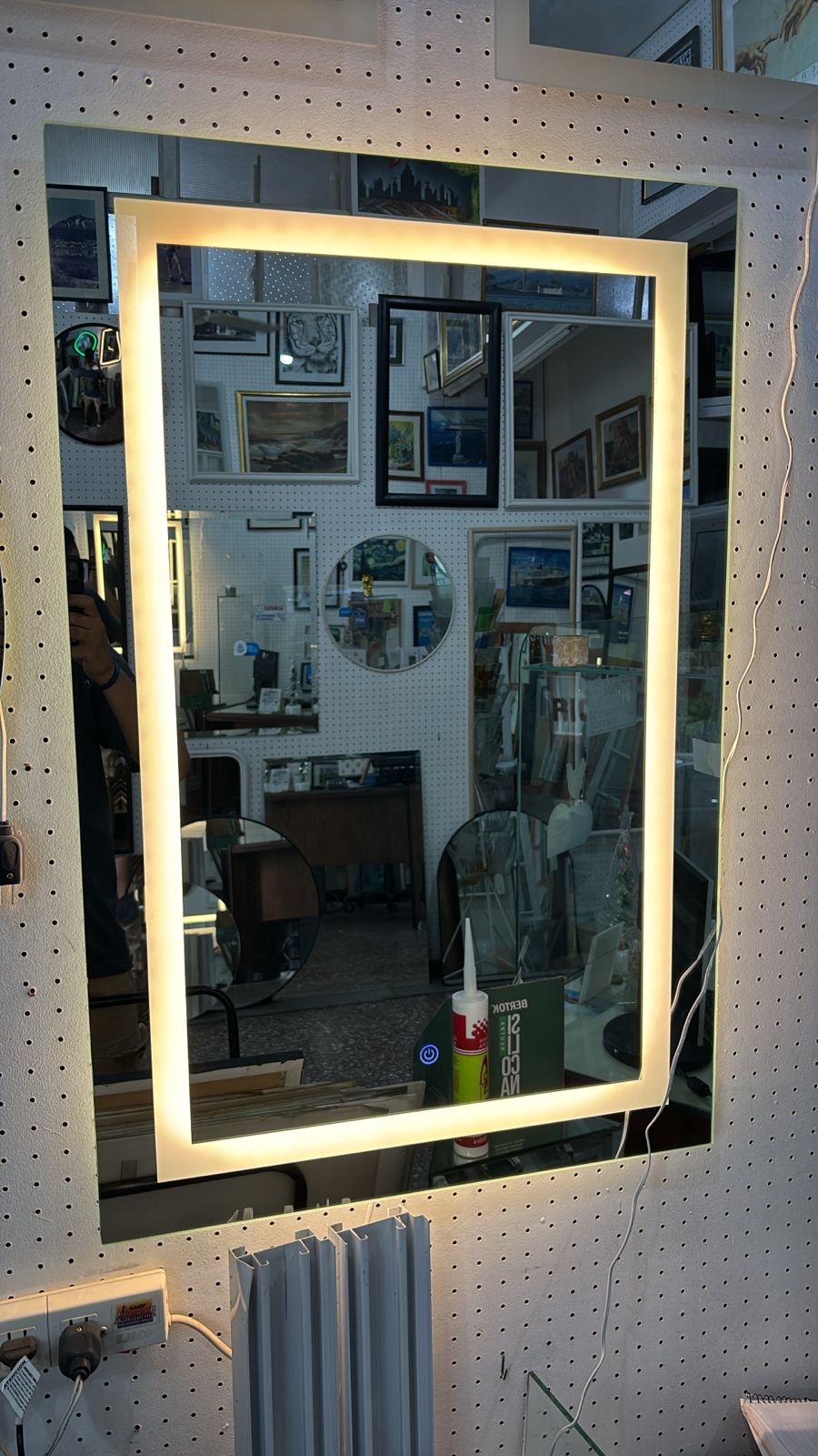 Espejo 4 mm con Borde Esmerilado Touch LED 90x60 cm