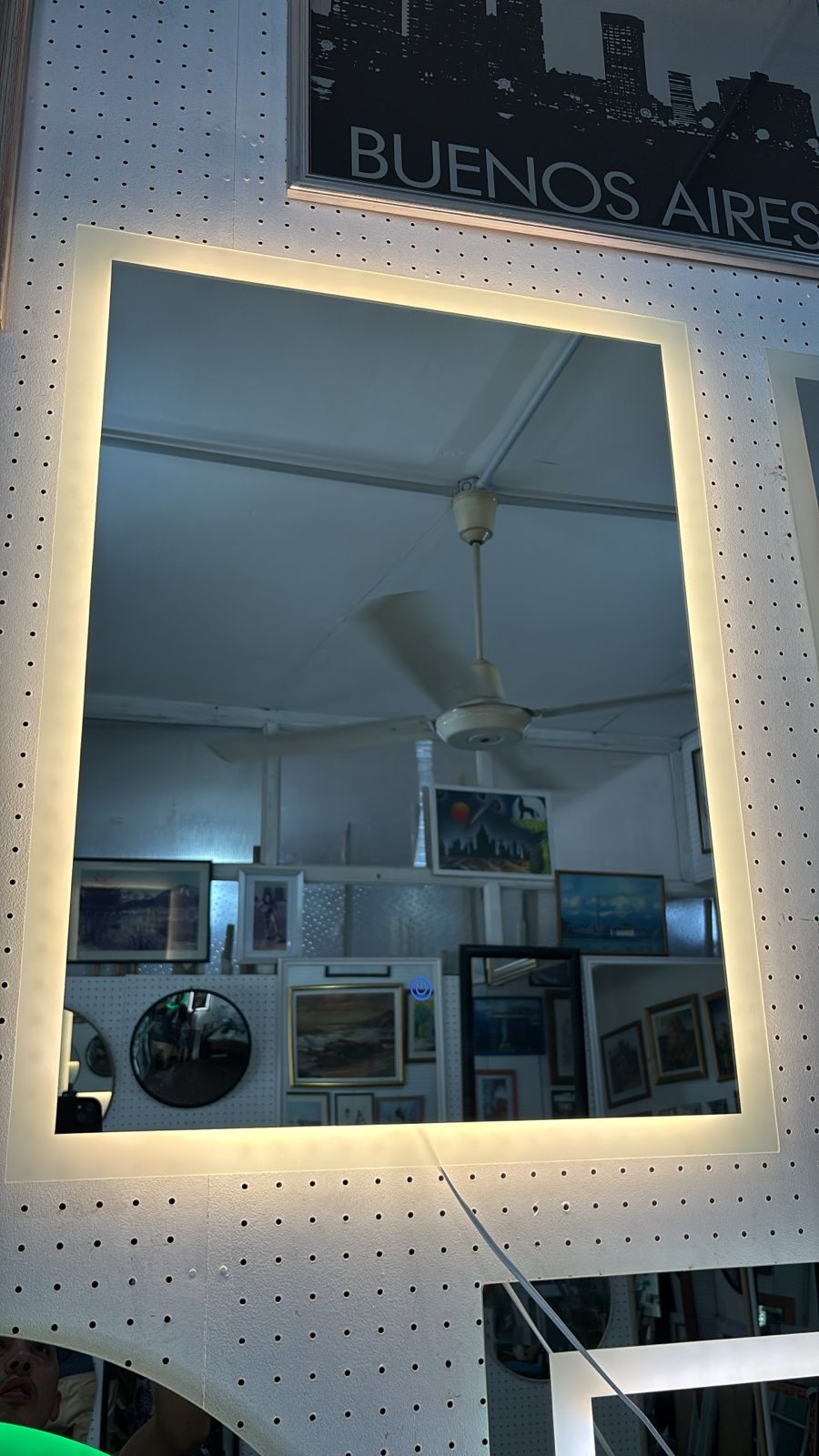 Espejo 4 mm con Borde Esmerilado Touch LED 80x60 cm