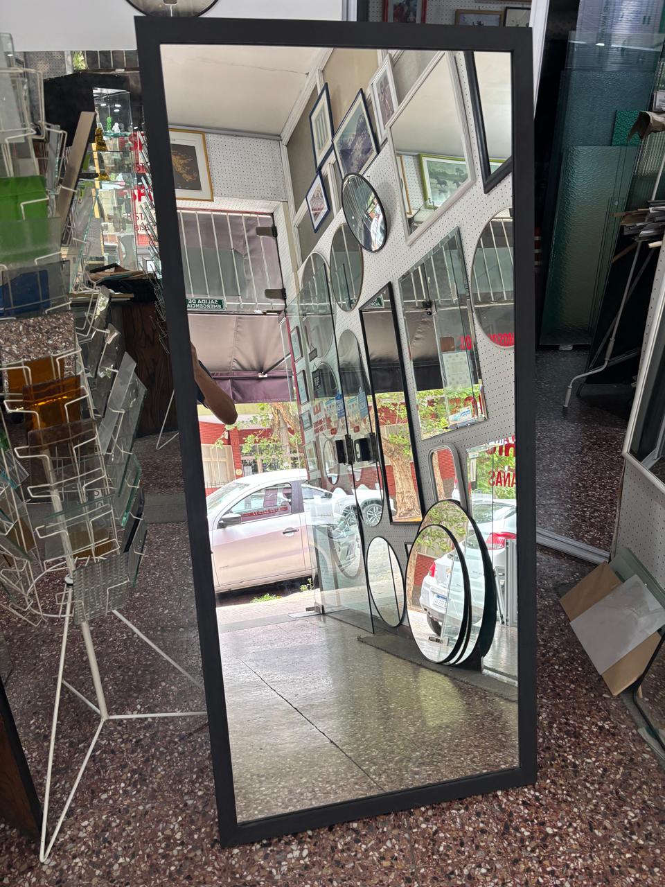 Espejo con pie 75 x 160 y marco de madera de 5cm