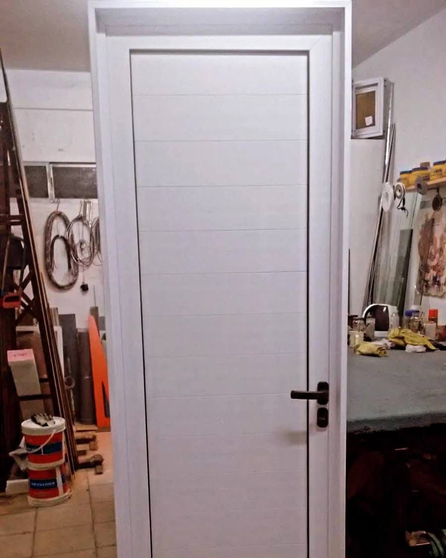 Puerta de aluminio reforzada ciega para exterior